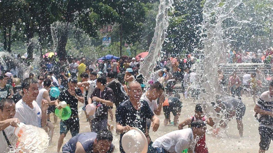 资料图来自勐海发布今年的泼水节定于傣历