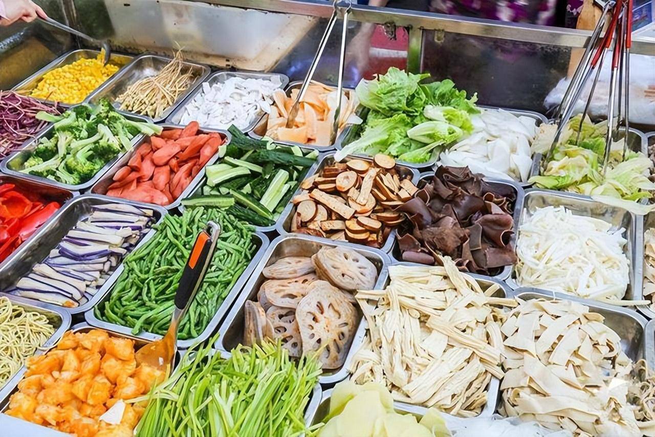 买路边摊的凉拌菜时,这6种菜尽量少买,老板:一看就是行家!