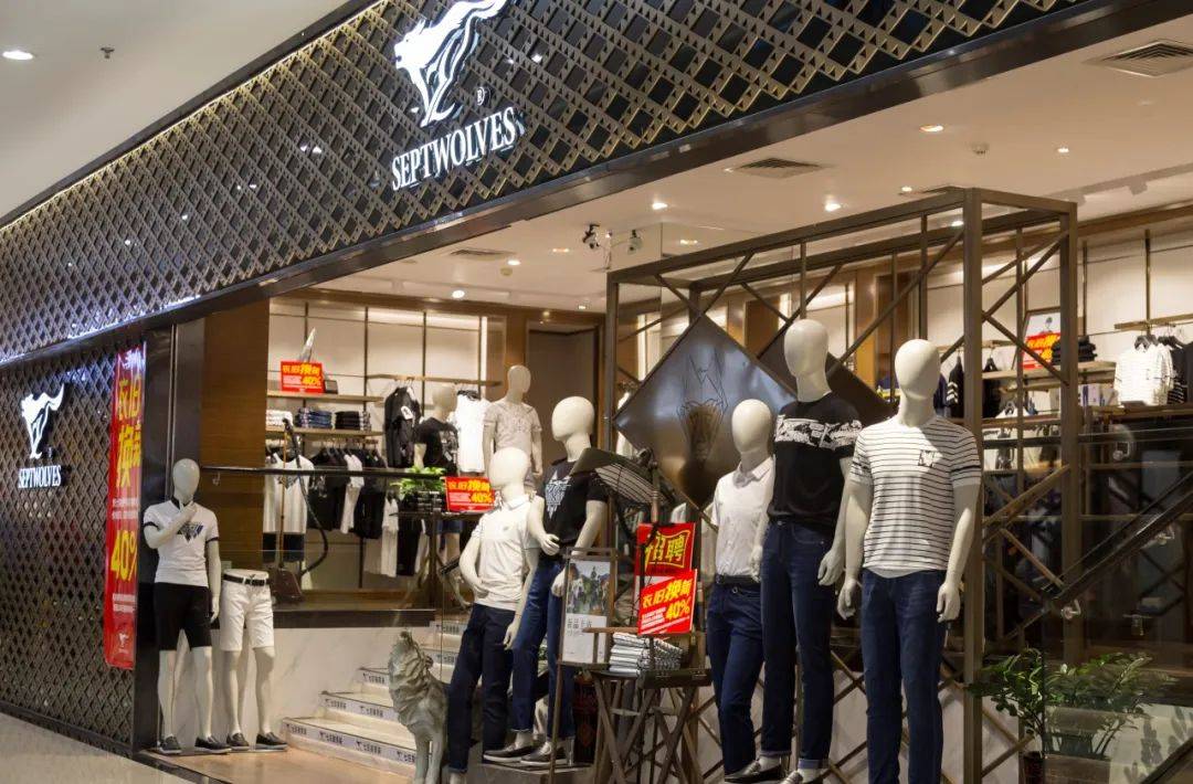 在接受采访时,长江商学院ceo四期校友,七匹狼董事长周少雄强调,中国