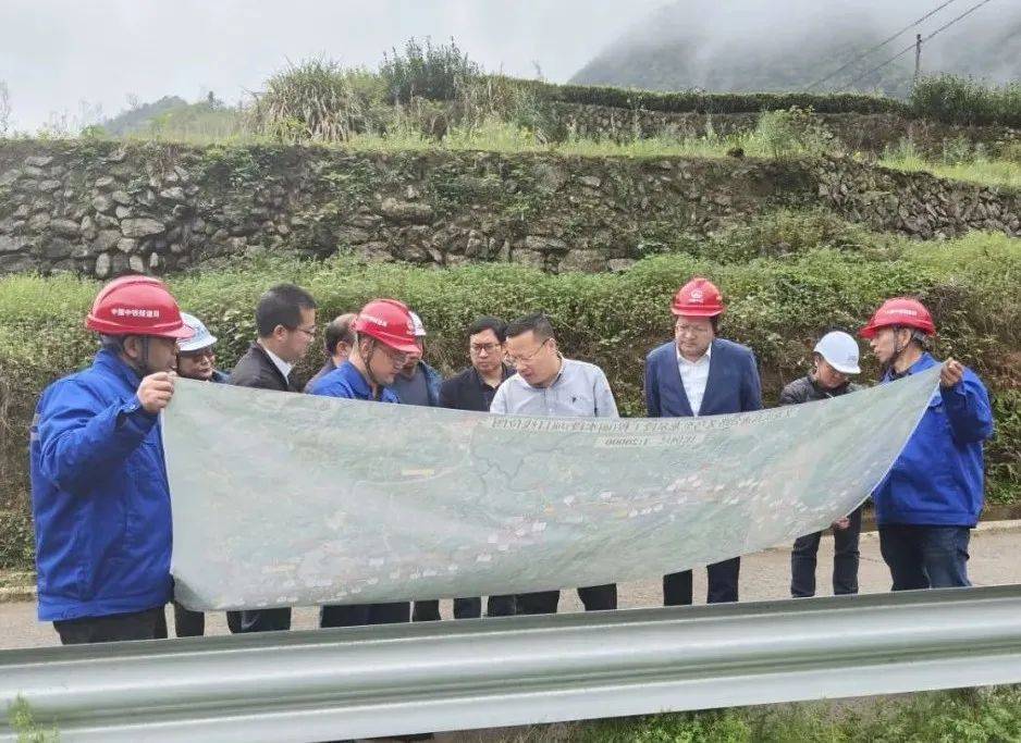 浙高建董事长叶楠一行到公司义龙庆高速Ⅰ标项目调研检查