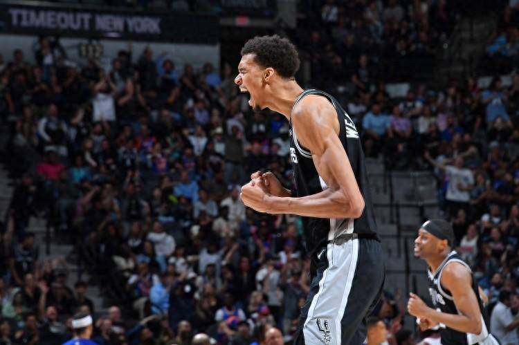 菜鸟文班亚马33分17板6助7帽霍姆格伦2010亨德森13投仅3中