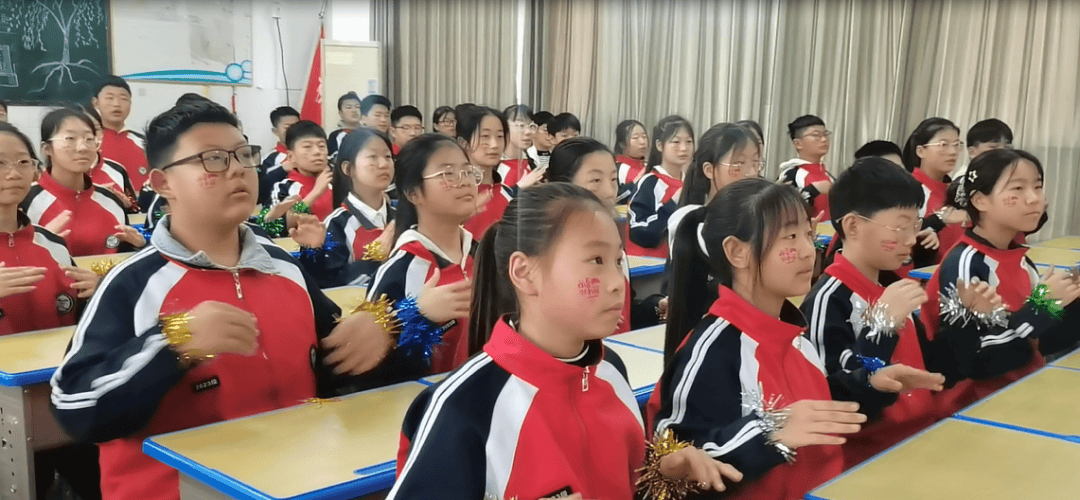 沁彩校园秀桌而不凡舞动校园