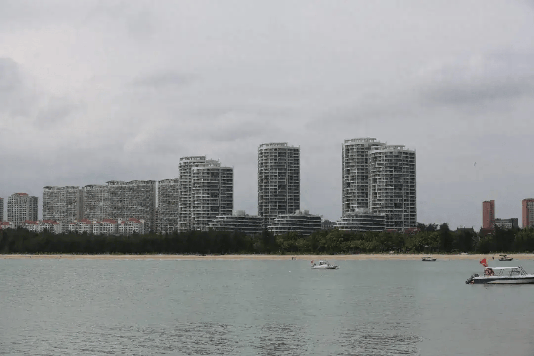 走近海南“候鸟族”_女士_小区_生活