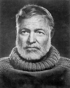 读名人典籍品时代书香老人与海