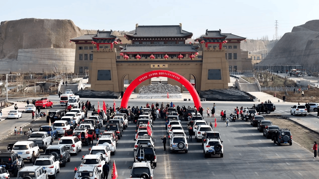 温宿县天山托木尔峰自驾游温暖启动