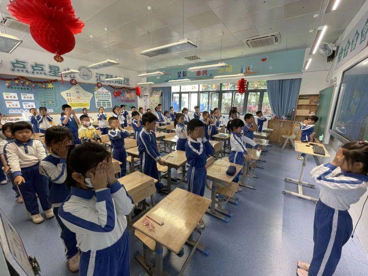 共建幼小衔接桥心海湾幼儿园大班教师到荔湾小学观摩交流