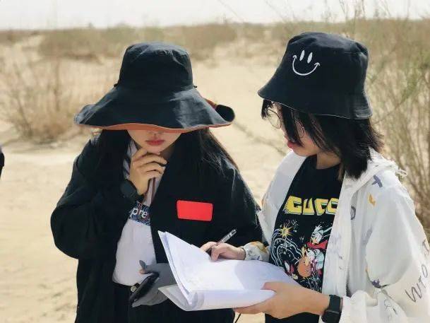 2024夏公益服务大漠放归丝路上的普氏野马与双峰野骆驼