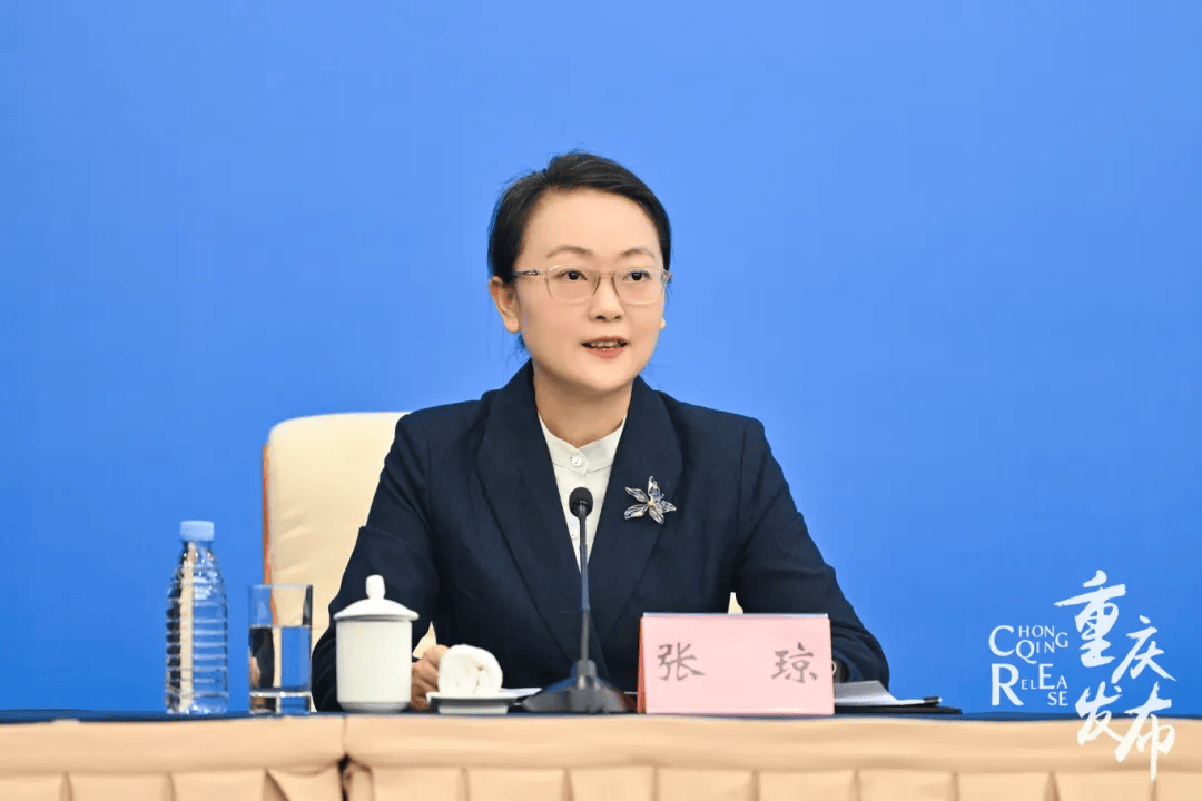 张 琼重庆市委宣传部副部长,市政府新闻办主任主持人:吴  涛重庆市