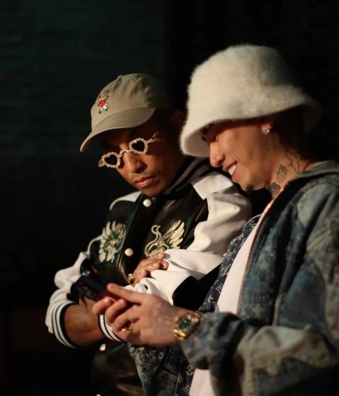 打几分马思唯巴黎行上身lvxtyler合作服饰