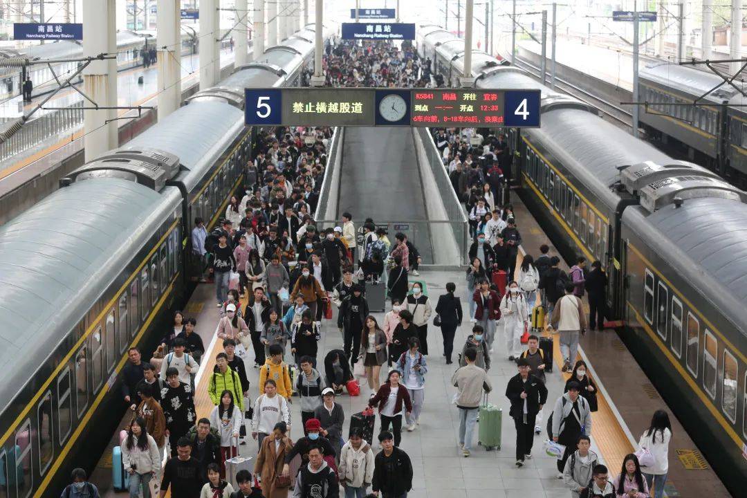 明日起这些列车时刻表有变