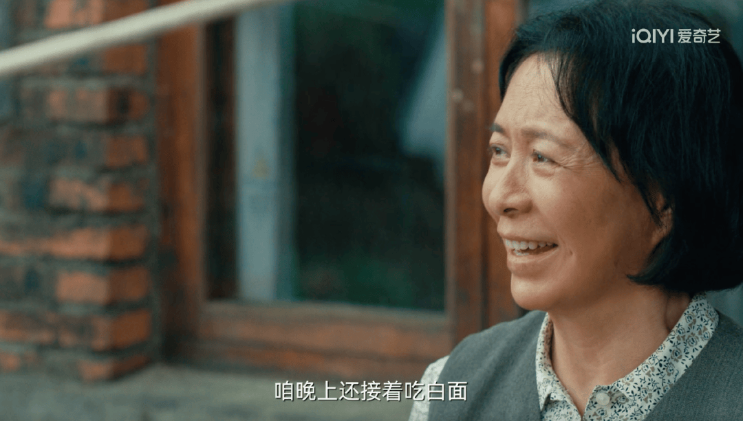 全网骂烂丑上热搜40岁演高中生逆天