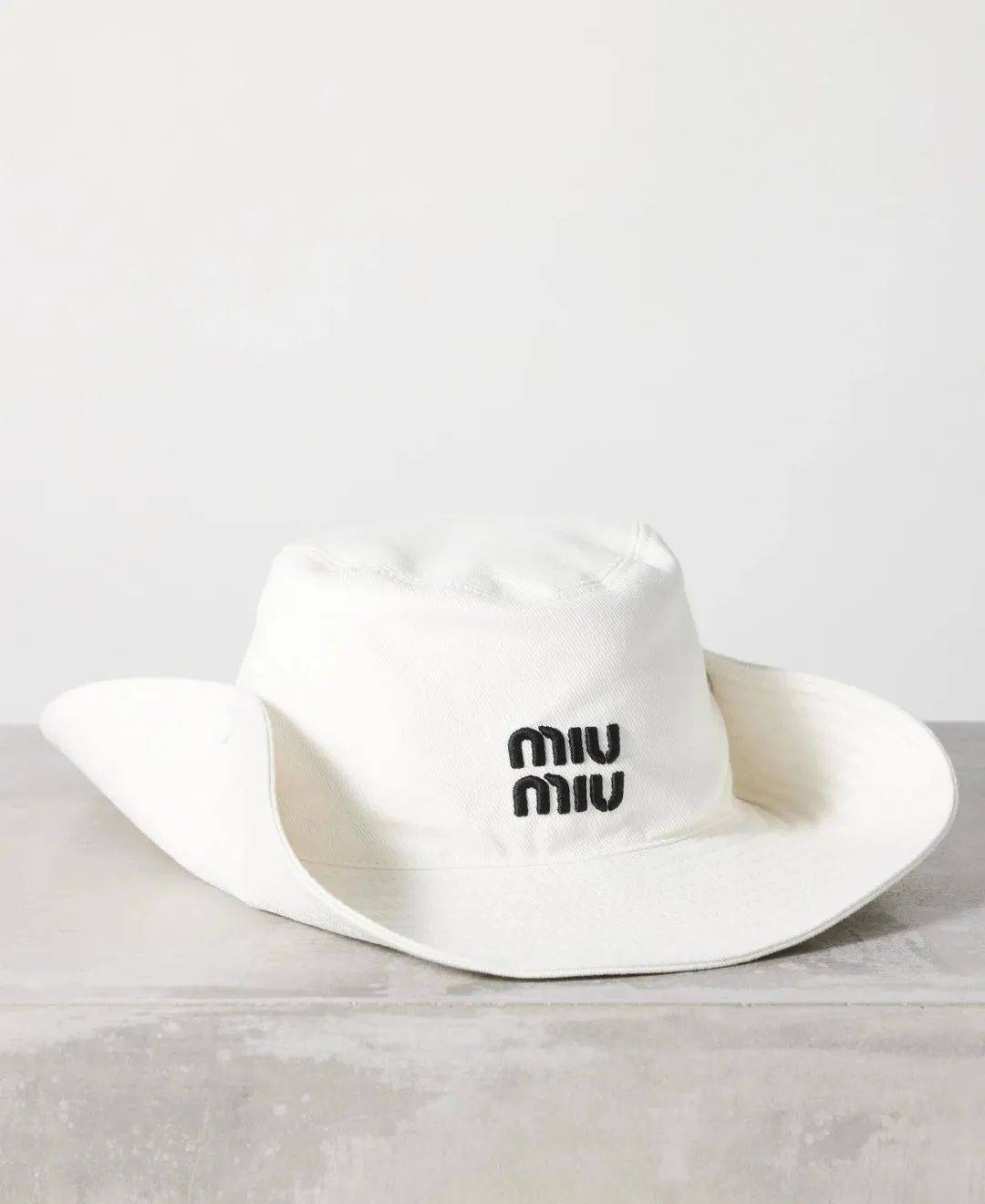 stetson boss也是很有名的做西部靴和牛仔帽的品牌!
