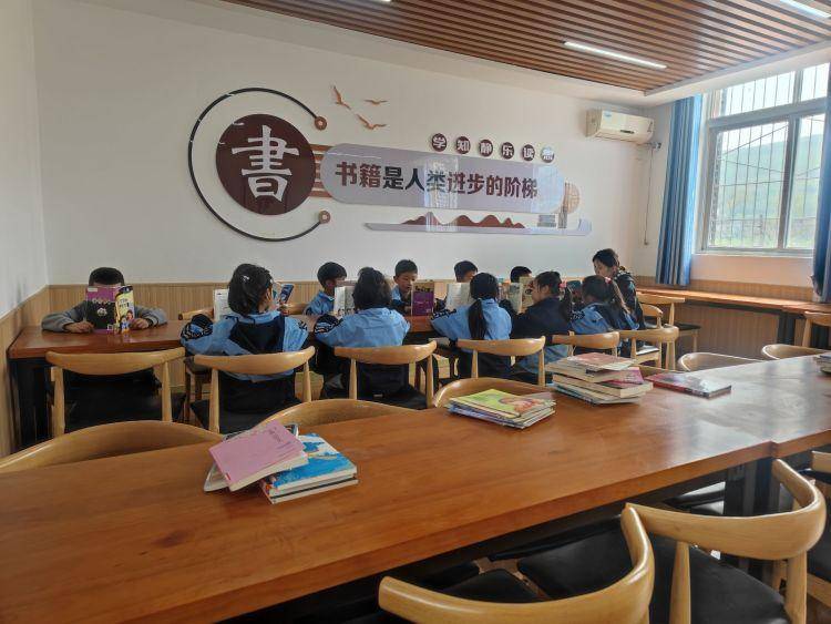 书香润心灵 阅读伴成长——灞桥区东李小学开展校园读书月系列活动