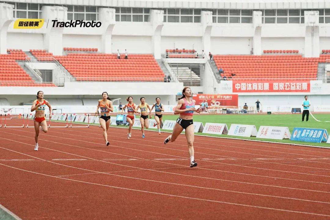 莫家蝶夺冠孔莹蓥夺银肇庆姑娘真棒