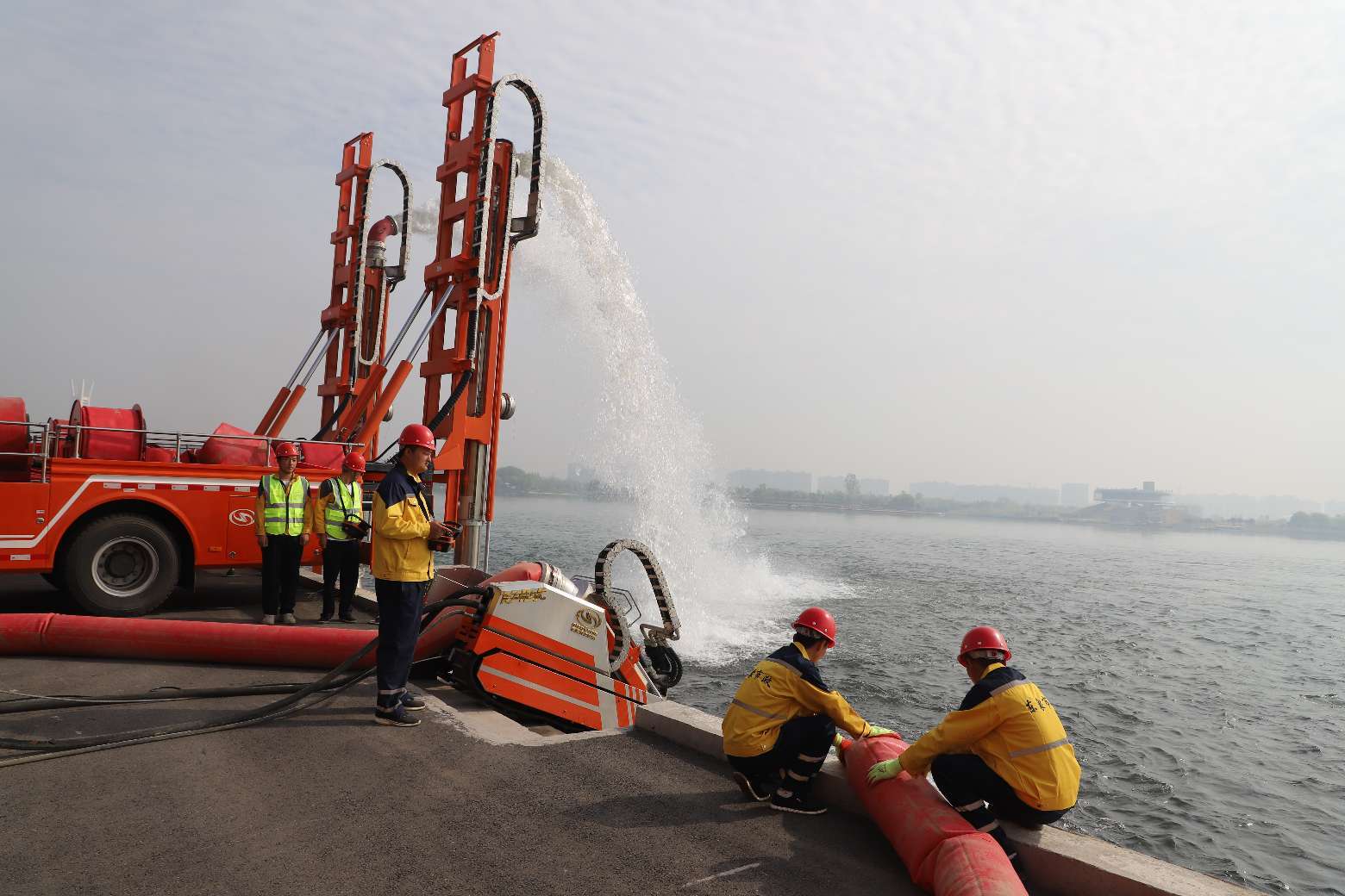 锤炼应急响应能力郑州市郑东新区开展2024年度城市内涝防汛应急演练