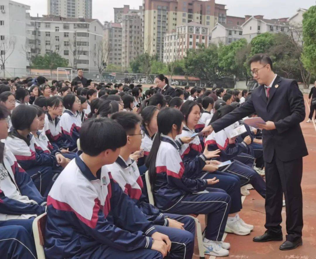 护苗行动 | 庭审"进校园" · 普法"零距离"_活动_法治_定南县