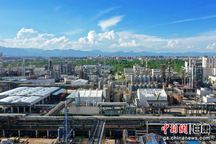 玉门市跨域通办动力足政务服务乘风起