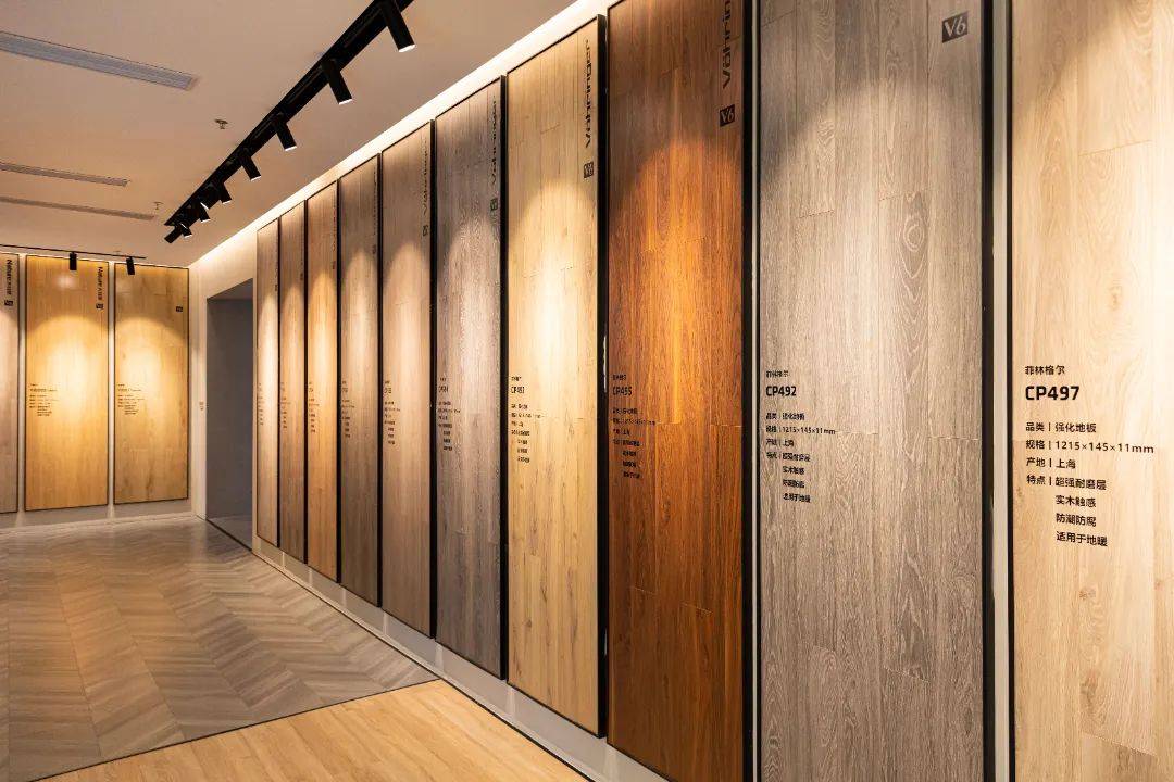 法恩莎出水均匀轻柔,高品质釉面,不易藏污纳垢,自动除雾06 木门