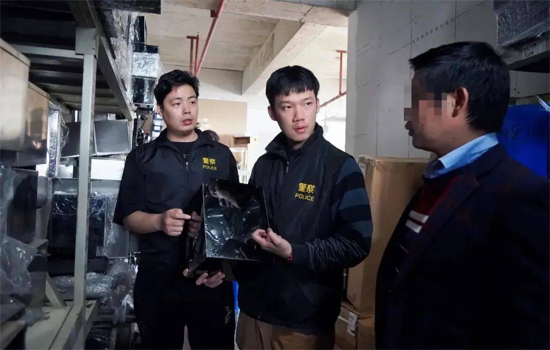 上海警方侦破一起私自改装超标三无电池制售伪劣电动自行车案