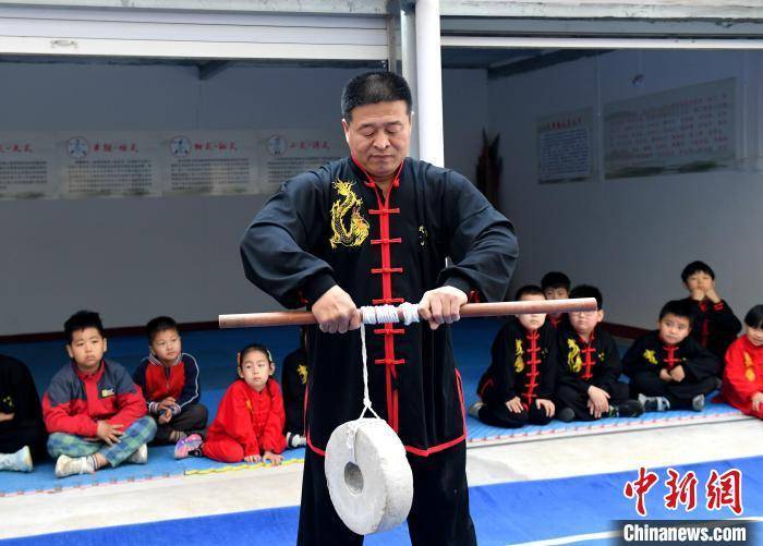 河北武强一武术爱好者力量训练有绝活_苏小立_正在进行_武强县