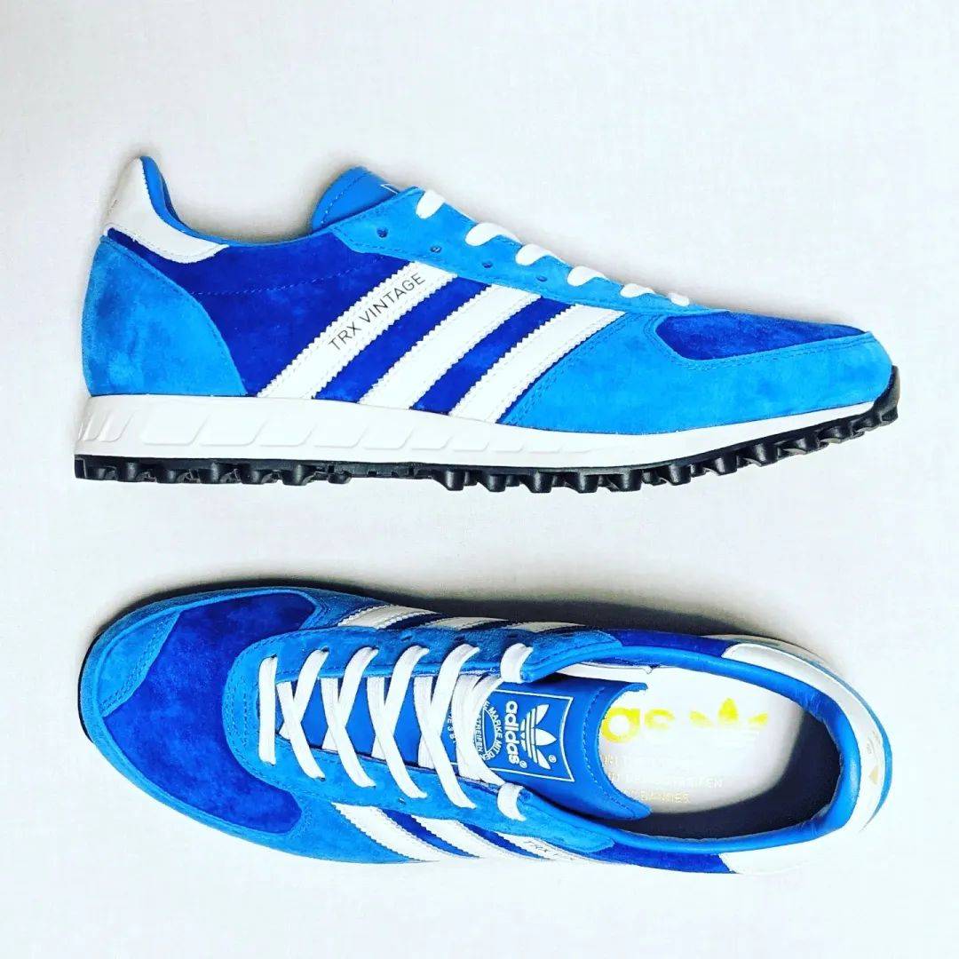 为什么蓝色球鞋更容易让人心动每周冷门球鞋大赏