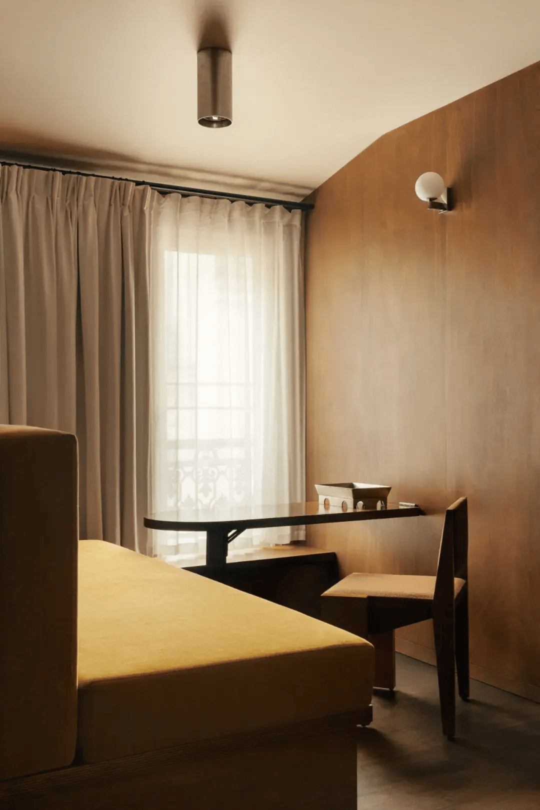 巴黎酒店的室内设计,看似简单,却是材质搭配和色彩的极致_伊斯_伯纳德