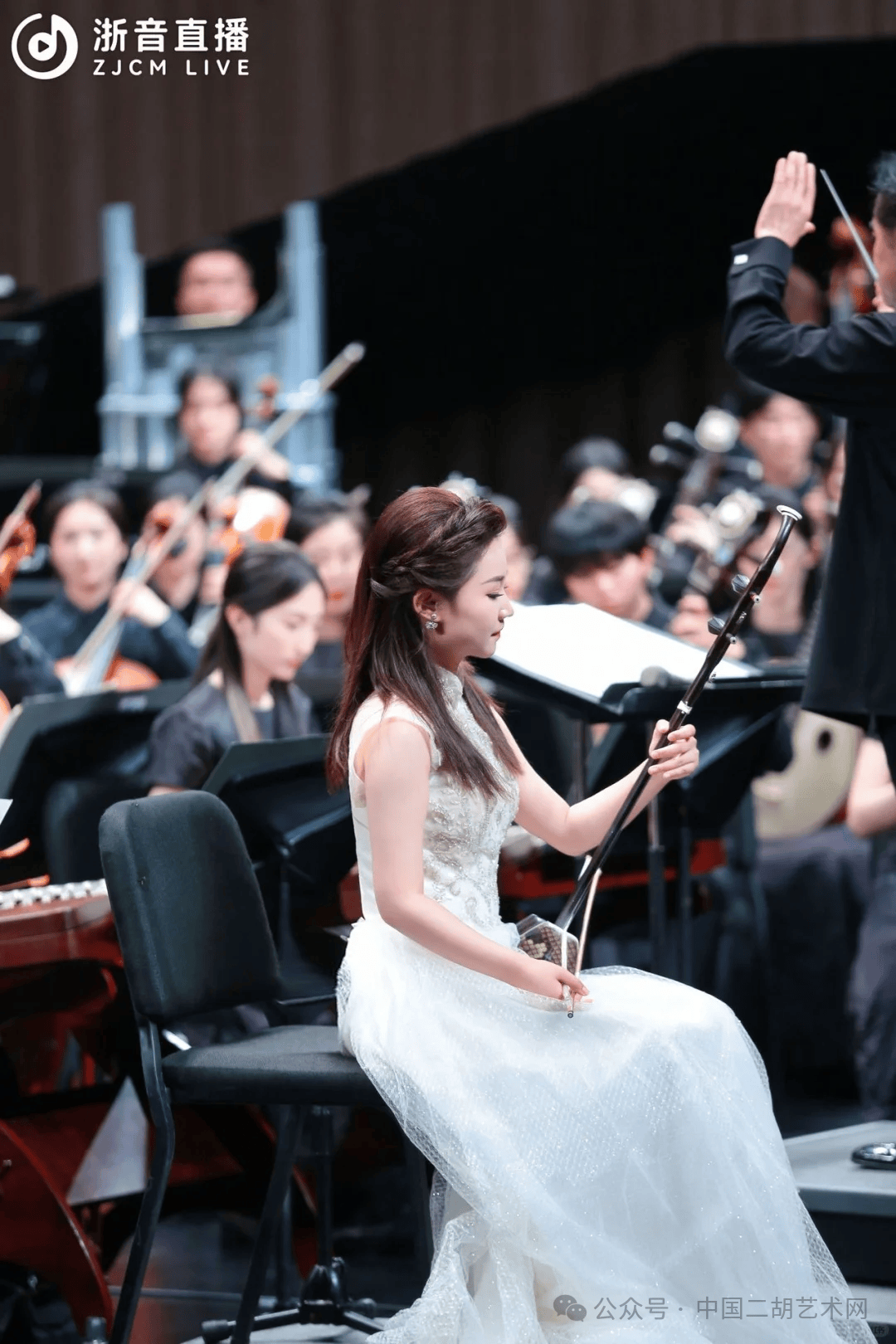 分享一组和陪伴我20年的二胡小朋友的合照泡泡