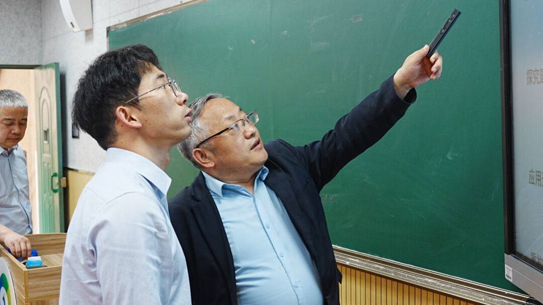 271教育丨专家进校园教育部政治课程专家李晓东教授亲临指导