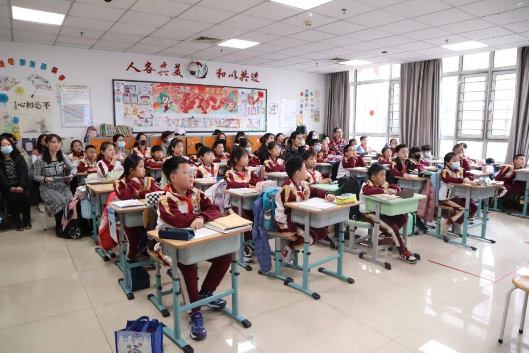 伴日相约育见美好记万全小学一年级四年级家长开放日活动