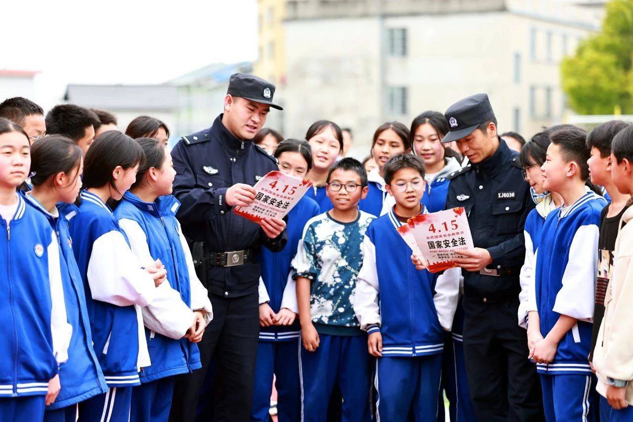 树牢总体国家安全观贵州公安多形式开展主题宣传教育活动