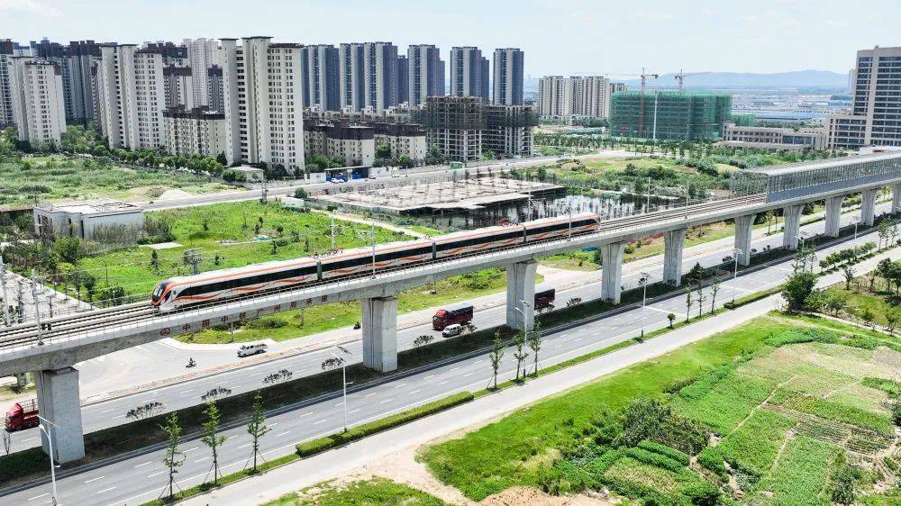 滁宁城际铁路西起安徽滁州高铁站,终到正在规划建设中的南京北站,全长