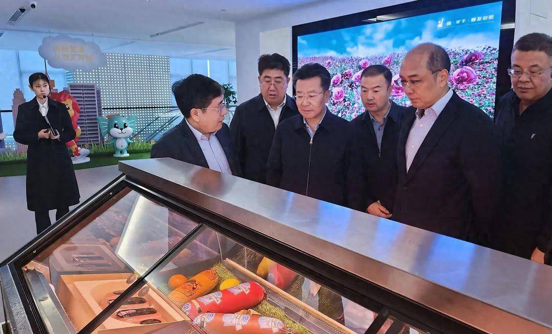 张延保带队赴河南漯河招商考察黄钫陪同