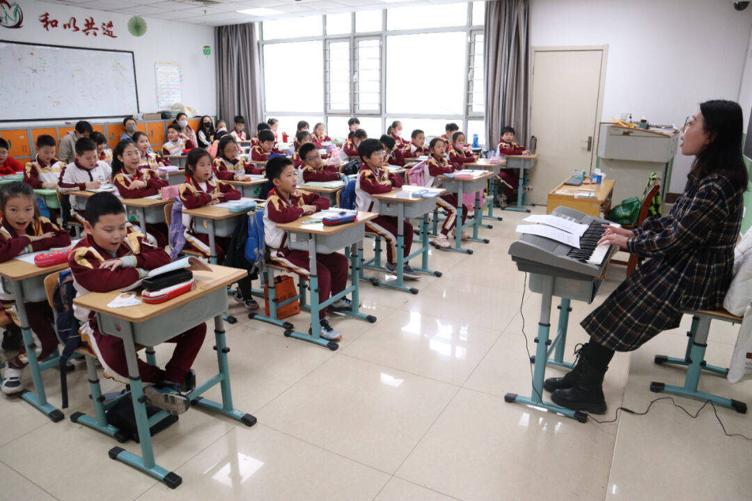 伴日相约育见美好记万全小学一年级四年级家长开放日活动