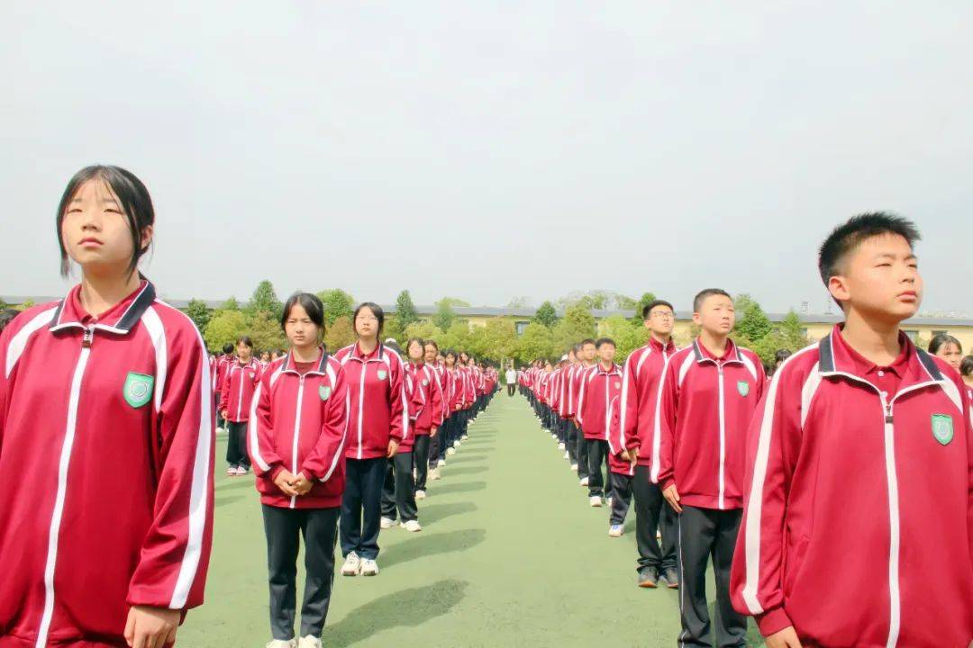 享受阅读分享快乐汉中市仁德学校举行第八周主题升旗仪式