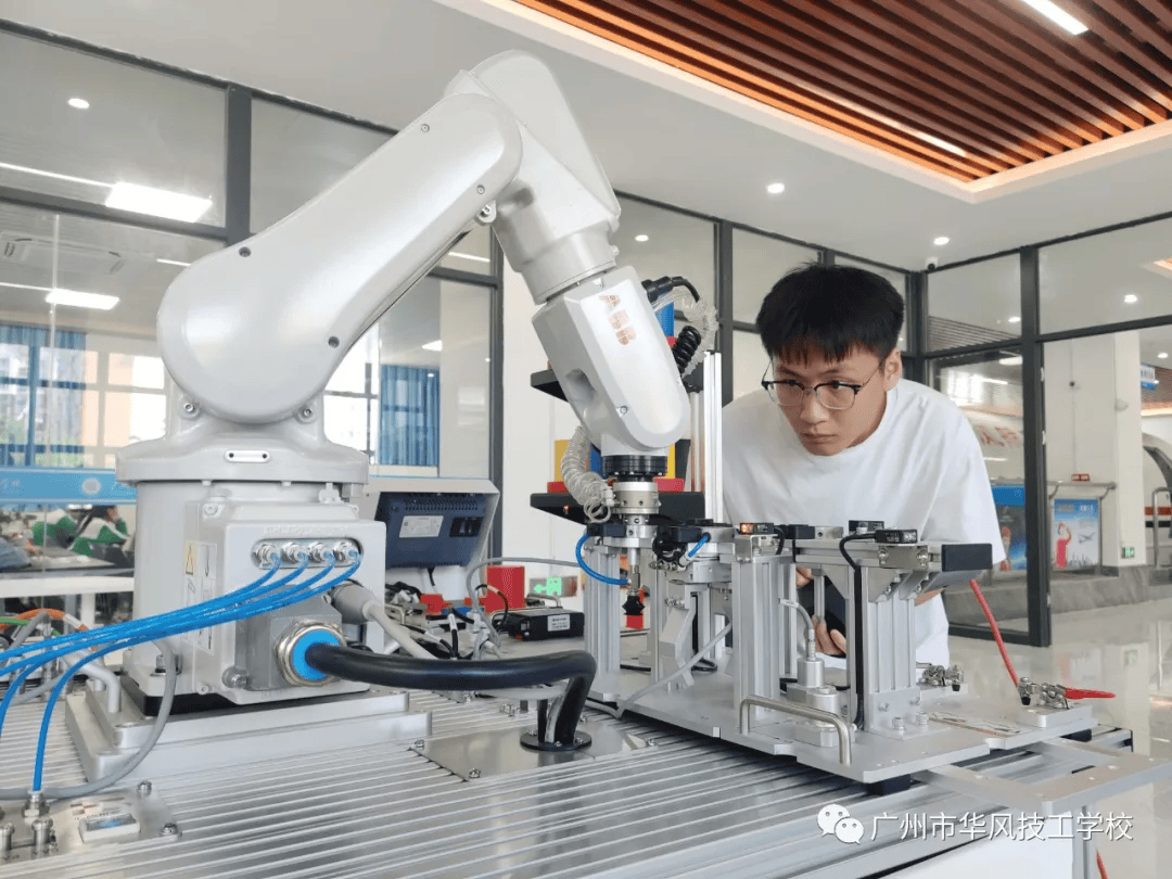 展现青春活力成就多彩人生广州市华风高级技工学校2024年校园文化技能