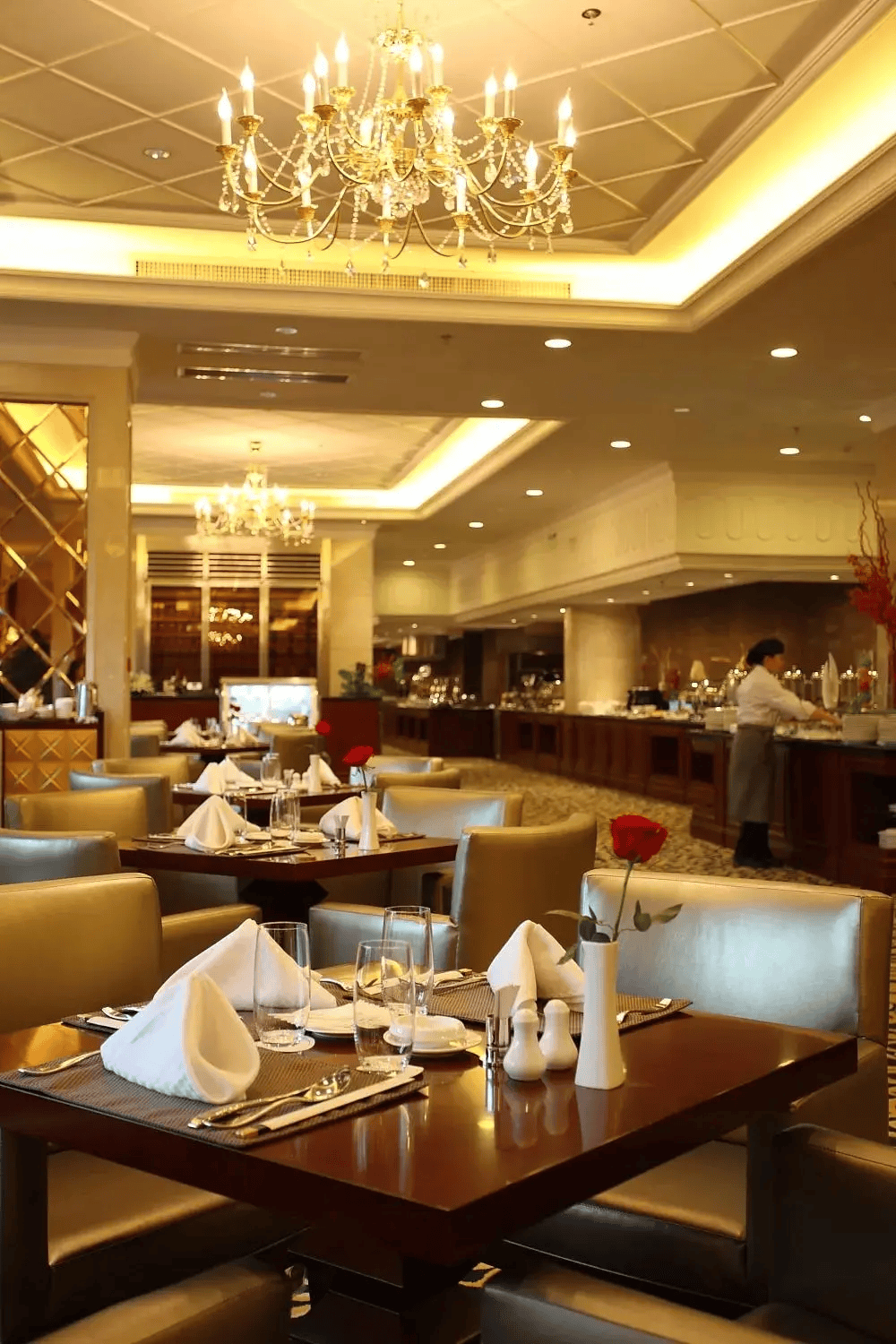 嗨翻五一一口价799元入住清远恒大酒店高级山景房海鲜自助晚餐中西式