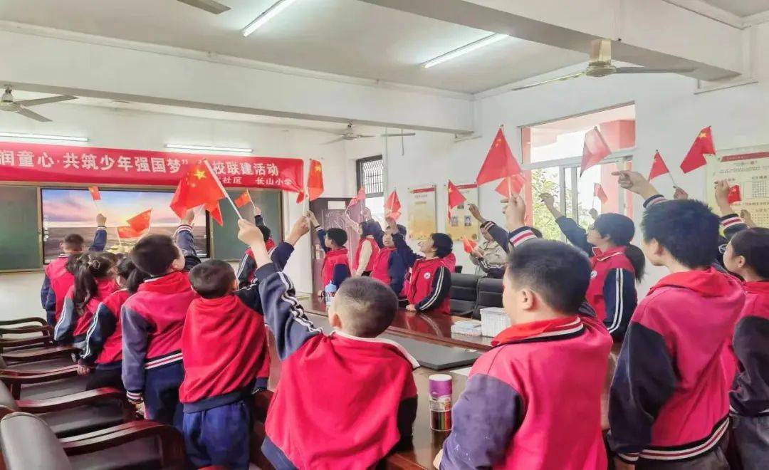 全市妇联系统开展国家安全教育日宣传活动