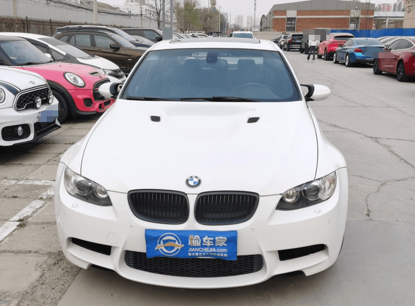 代号e90,7万块钱买辆v8大自吸宝马m3,出街还是那个最靓的仔吗?