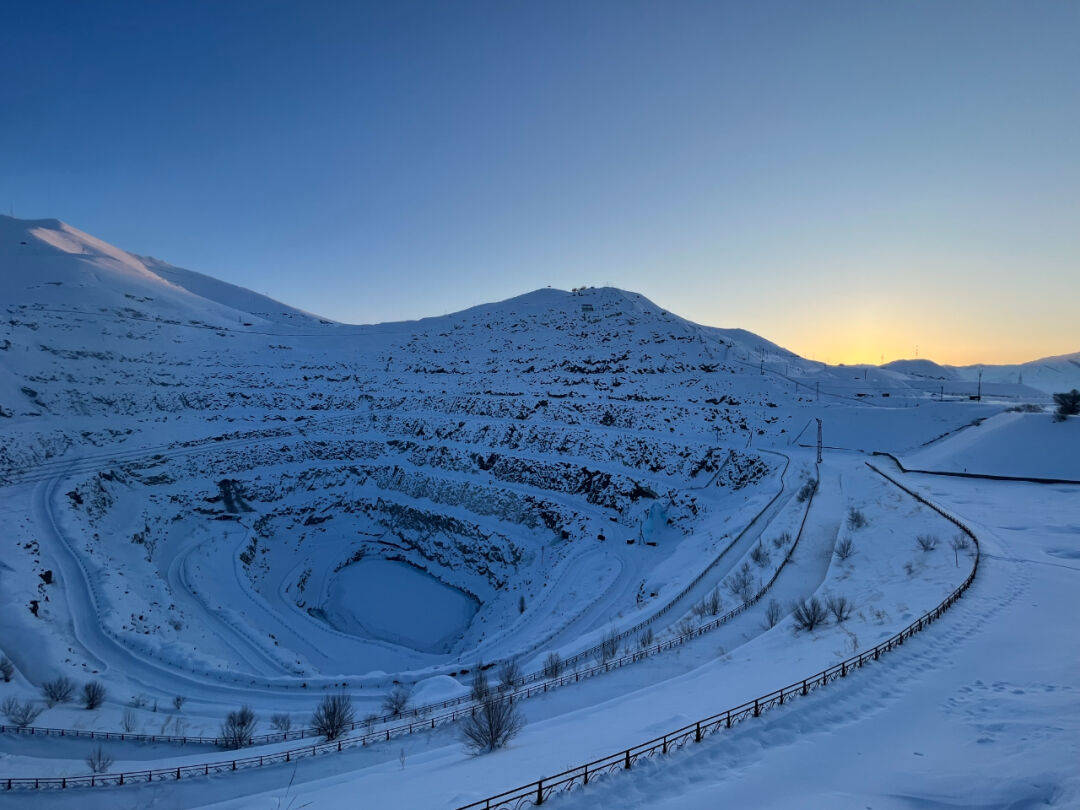 阿勒泰下雪图片