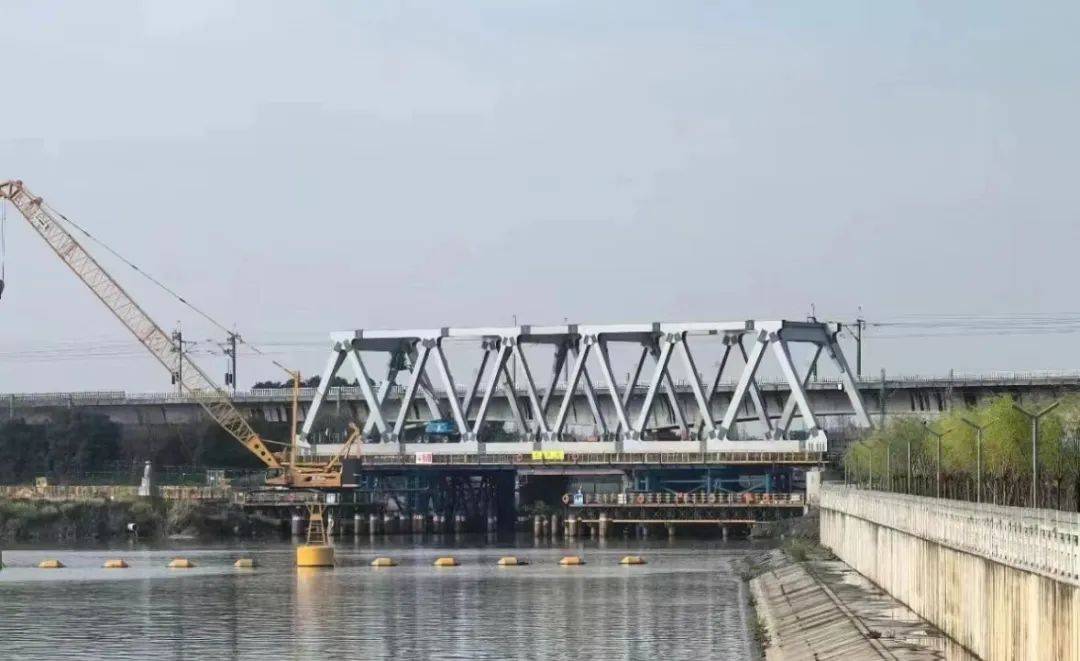 常州新孟河延伸拓浚工程位于江苏省常州市新北区内,改线设计上下行线