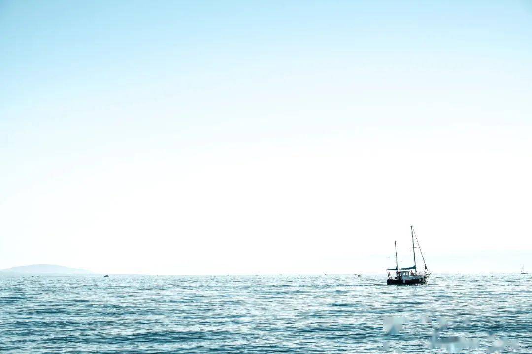 酒席桌上一般是"八仙过海",也就是坐八个人,而不能坐六个人,主要是