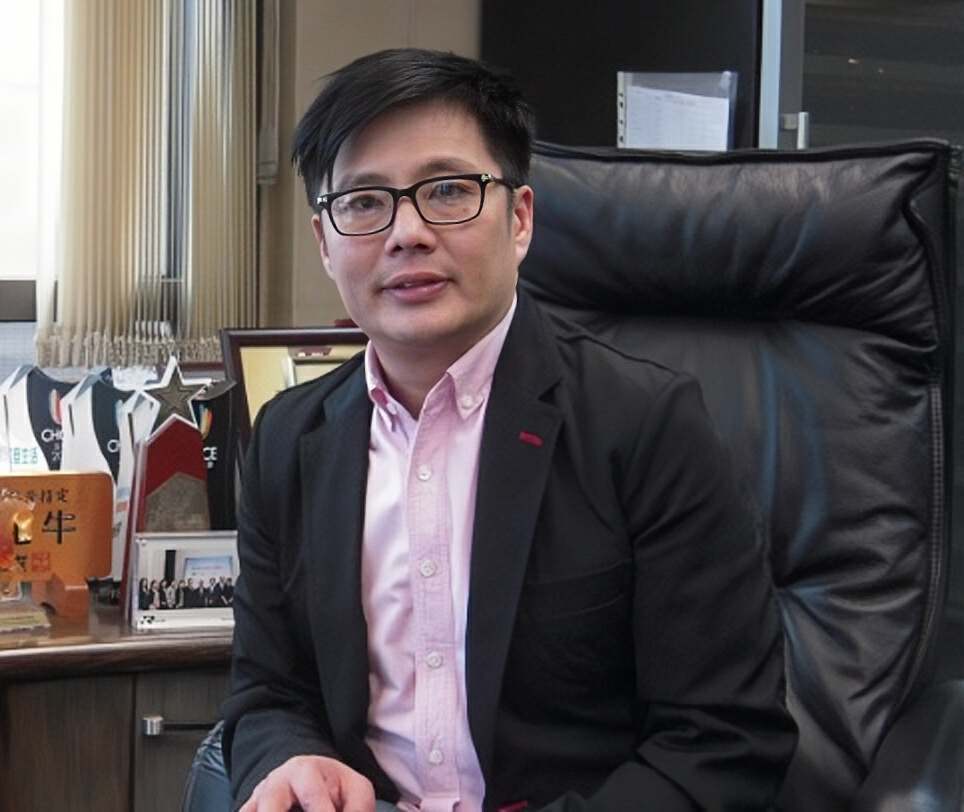 有想法的他,最终成为了一名创始人.而曾经红极一时,开满全国各个城市