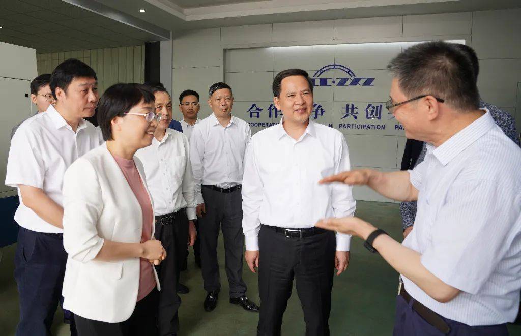 温暖在新昌县调研