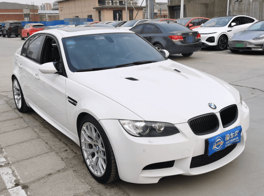 代号e90,7万块钱买辆v8大自吸宝马m3,出街还是那个最靓的仔吗?