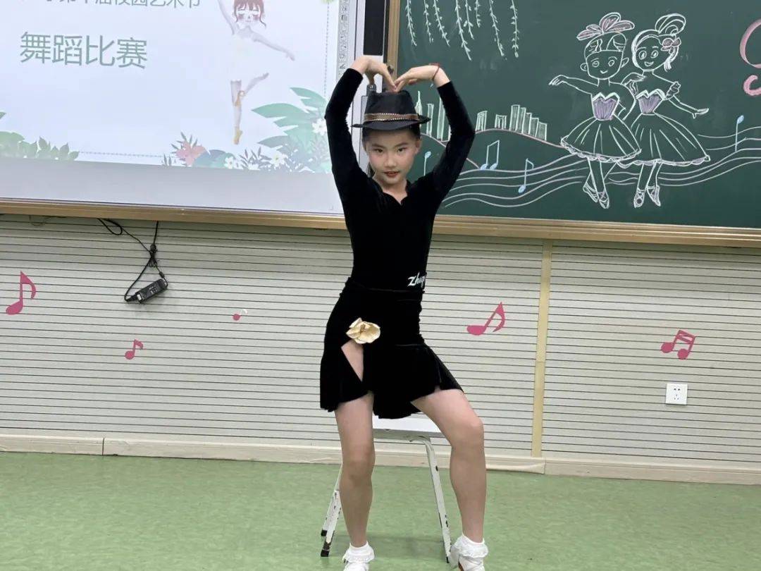 檀枫校区举行第十届艺术节舞蹈小明星比赛