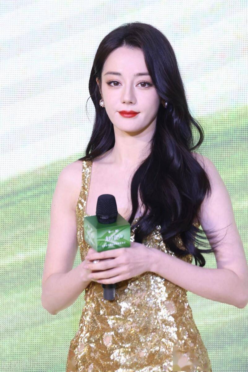 原创讲真迪丽热巴这身材内娱谁能顶得住