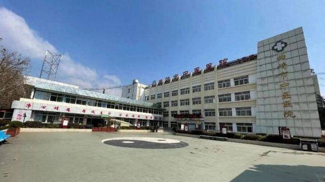 曲靖市中医医院三元院区门诊楼大厅