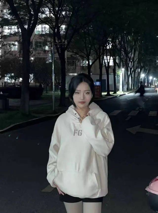 杨明鑫的女朋友王瑛瑛图片