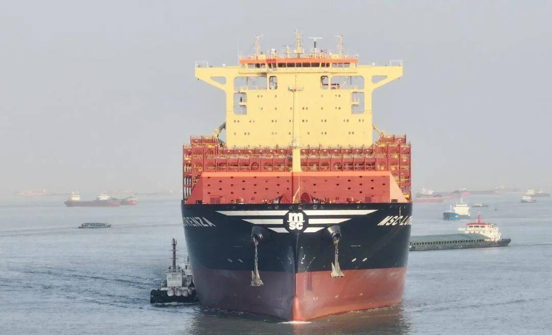 扬子鑫福造第六艘16000teu集装箱船msclorenza轮交付离厂