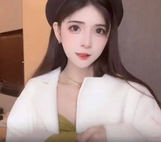 狗头萝莉再爆猛料称骨子里的奴性不会说拒绝这辈子不会结婚